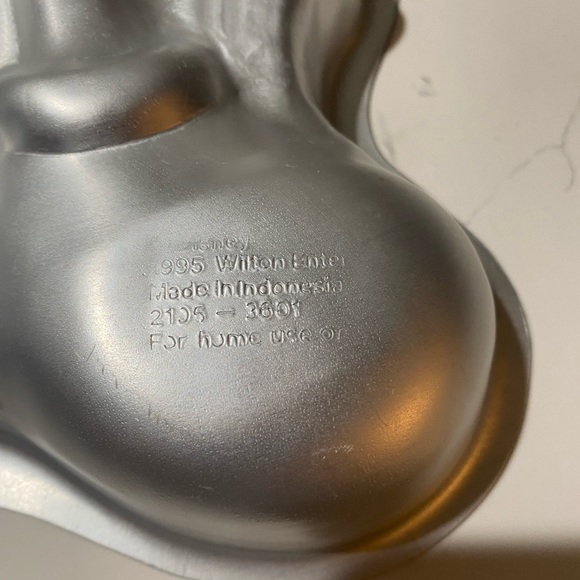Vintage 1995 Wilton Full Body Mickey Mouse Cake Pan 2105-3601 - Picture 4 of 4
